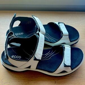 ECCO Women’s Offroad Yucatan 2.0 White Leather Sandals Size 40 9.5